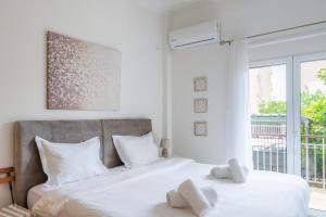 Spacious 2 bedroom apartment at Glifada