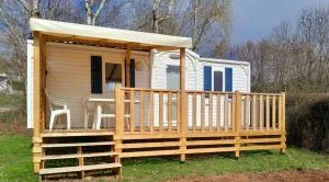 Mobil home au bord du lac - Nages