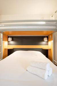 Hotels Kyriad Direct Bordeaux Sud Cestas : Chambre Double