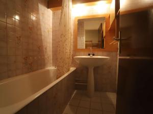 Studio cabine 4 pers au pied des pistes avec balcon - Auris en Oisans - FR-1-297-331