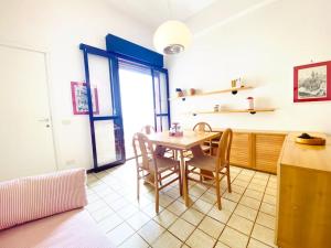 I Bagni 36 - Piazza Marconi Fronte Mare con Piscina - Immobil Relax