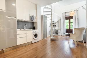 Platinum Suite Picasso-Inspired REMS