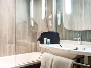 Hotels Hotel Ibis Cognac Centre : photos des chambres