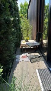 Luxusní apartmán v Praze Klánovicích na zahradě, 20 minut do centra Prahy