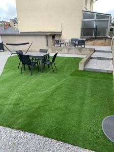 Appartements Le Ruthenois T2 avec terrasse : photos des chambres