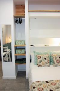 Stylish Studio Gio 211