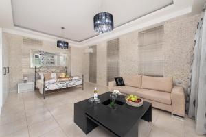 Marble Pool Villa