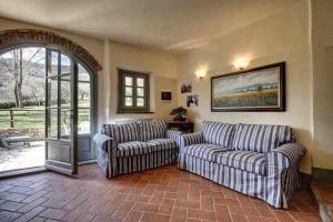 Villa Casaglia 3apartment With Shared Pool