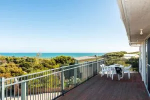 Ninettas Views - Great coastal location - Guilderton