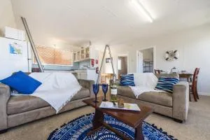 The Cray Pot - Centre of it all - Ledge Point