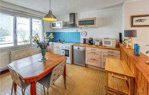 Maisons de vacances Awesome Home In Saint-nazaire With Wifi And 2 Bedrooms : photos des chambres