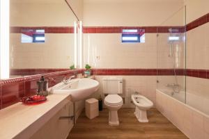 Luxury Farmhouse with Swimming Pool, By TimeCooler