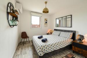 Appartements L'Atelier St James - Appt avec chambre climatisee, parking prive et piscine : photos des chambres