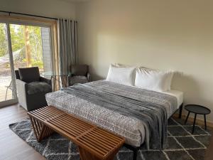 Evo Waterfront Accommodations - Adults Only