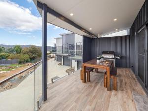 Luxury 5 Bedroom Home - Sentinel Chalet - Snowy Mountains - Jindabyne