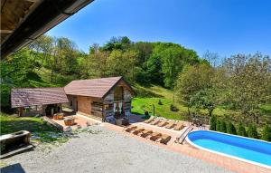 5 Bedroom Awesome Home In Novi Marof 