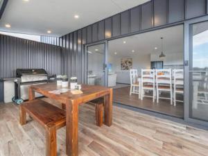 Luxury 5 Bedroom Home - Sentinel Chalet - Snowy Mountains - Jindabyne
