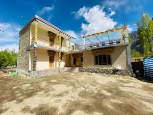 Zambala residency hunder - Lāmayūrū