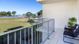 Stylish Unit With Water Views - Ubytování bez kategorie ve městě Bellara