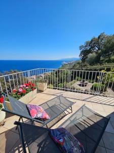 Villas Villa les Roches- splendide vue mer : photos des chambres