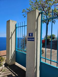 Villas Villa les Roches- splendide vue mer : photos des chambres