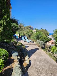 Villas Villa les Roches- splendide vue mer : photos des chambres