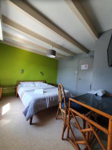 Hotels Hotel Ecu de france : photos des chambres