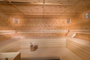 FIRSTpeak Chalets