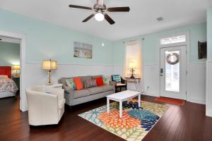 Barefoot Cottage D133 - Beachy Keen by Pristine Properties Vacation Rentals