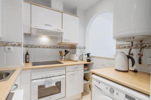 Terrace Penthouse with Pool by Costarentals - Ref 84