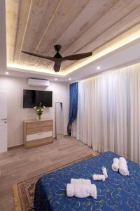 Taylor’s apartment