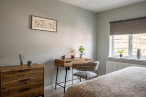 Wonderful Townhouse with BBQ Backyard