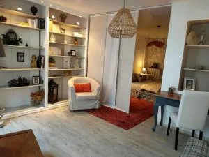 "Les Chacobins" appart'étape av Garage Vélos - Morizès