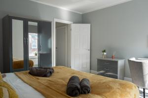 Cozy House with Modern Garden