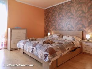 937 - Első emeleti klímás, két hálószobás vízközeli apartman