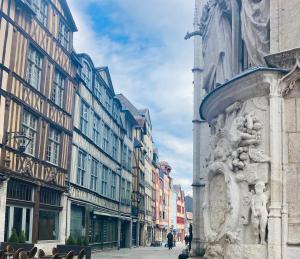 Le Rituel St Maclou, hyper centre vue sur église