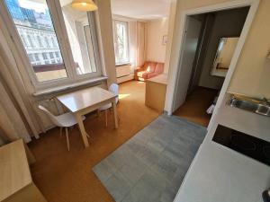 10Q - Z6 Apartment 205