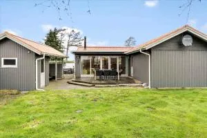 Lovely Holiday Home On The Beach At Tørresø - Tørresø