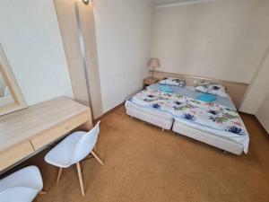 10Q - Z6 Apartment 206