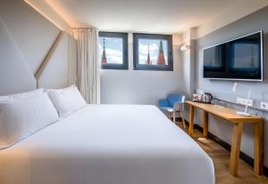 Superior Double Room room in Occidental Diagonal 414
