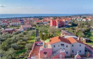 Two-Bedroom Apartment In Peroj - Marana