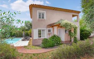 Maisons de vacances Nice home in Callian with Outdoor swimming pool, WiFi and 3 Bedrooms : photos des chambres