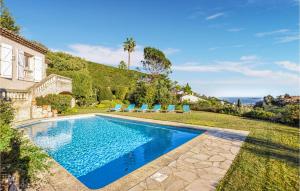 Maisons de vacances Stunning home in Mandelieu-la-Napoule with 5 Bedrooms, WiFi and Outdoor swimming pool : photos des chambres