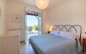 3 Bedroom Beautiful Home In Moneglia