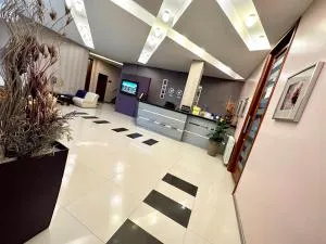 辛塔尔酒店 - Omorani