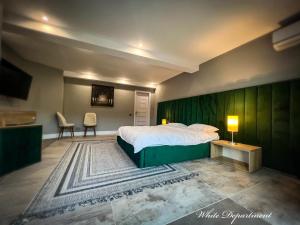 Pensiunea White Department