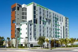 Wyndham Garden Miami International Airport - هياليه
