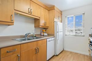 313B Steps from the Sand at Harbor Beach - Free Wifi