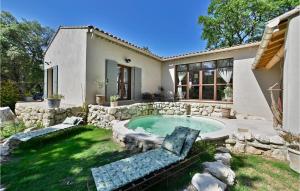 Maisons de vacances Stunning Home In Carpentras With Outdoor Swimming Pool, Wifi And 2 Bedrooms : photos des chambres