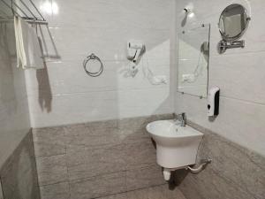 Natures Deck - River Side Cabanas